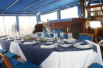 Botel Boat And Breakfast Palermo