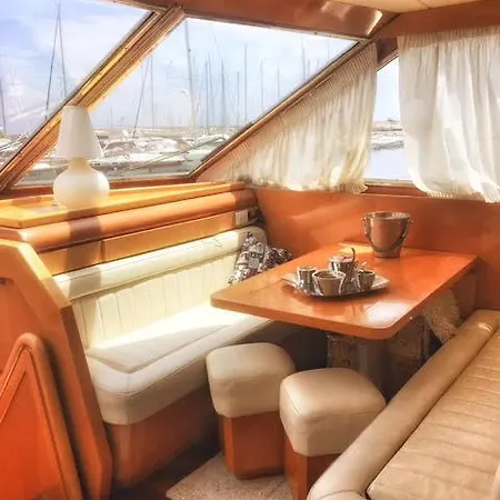 Boat And Breakfast